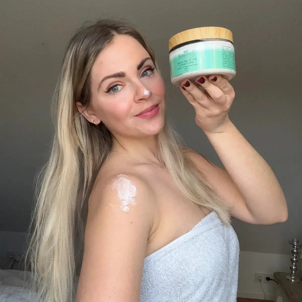 Gesichts- & Körpercremepeeling Aprikose - ROSAMIX DE